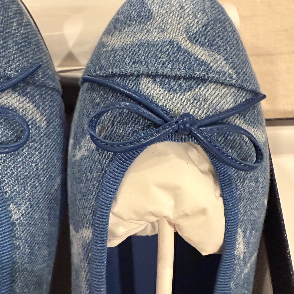 CHANEL Denim Flats with CC impression, size 40, new in box with dust bag, unworn - Picture 9 of 16